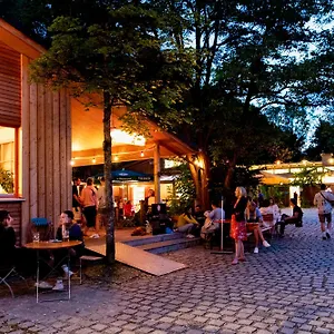 Hostal The Tent - Youth Only - Buchung Leider Nur Bis 30 Jahre Moeglich!, Múnich